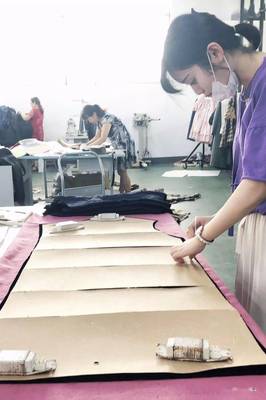 報考服裝專業(yè)部，時尚T臺為你而設——服裝制作全攻略